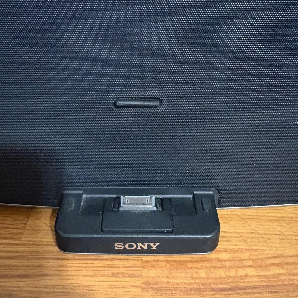 Sony Personal Audio Docking‎ System RDP-X200iP Bluetooth 30-Pin Speaker Black